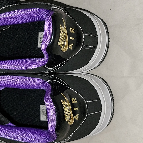 Nike Air Force - Picture 3 of 8